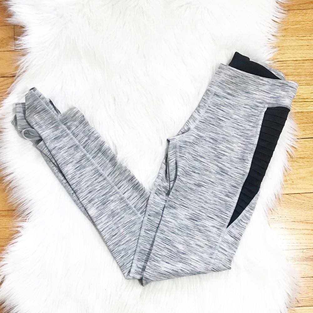 Ivivva Space Gray Ribbed Stirrup Leggings